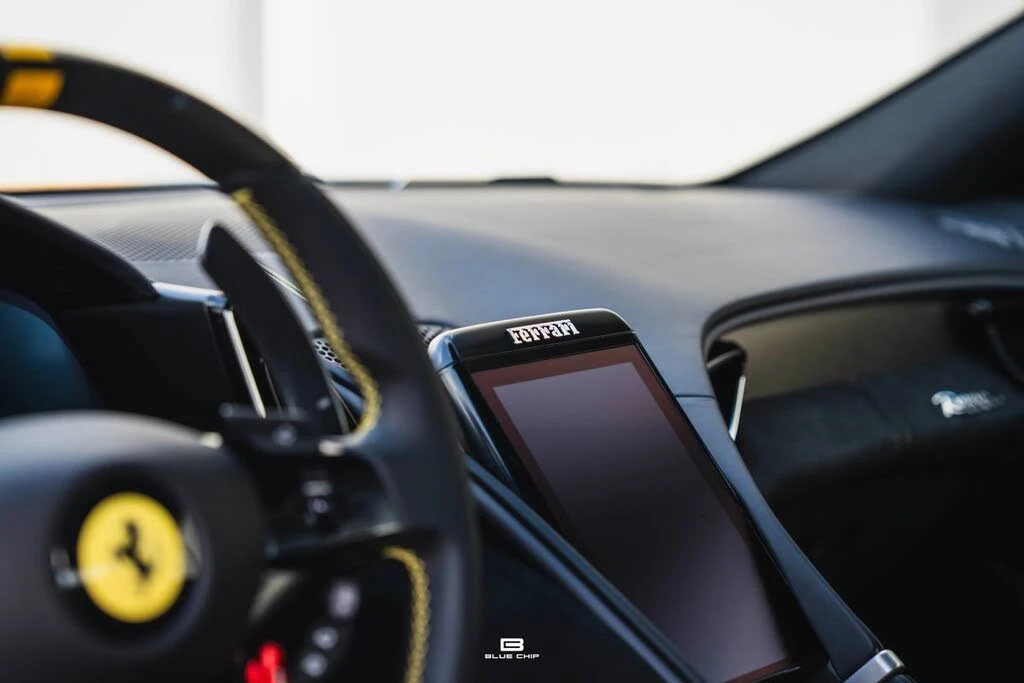 2026 Ferrari Roma Spider - Image 16 of 31