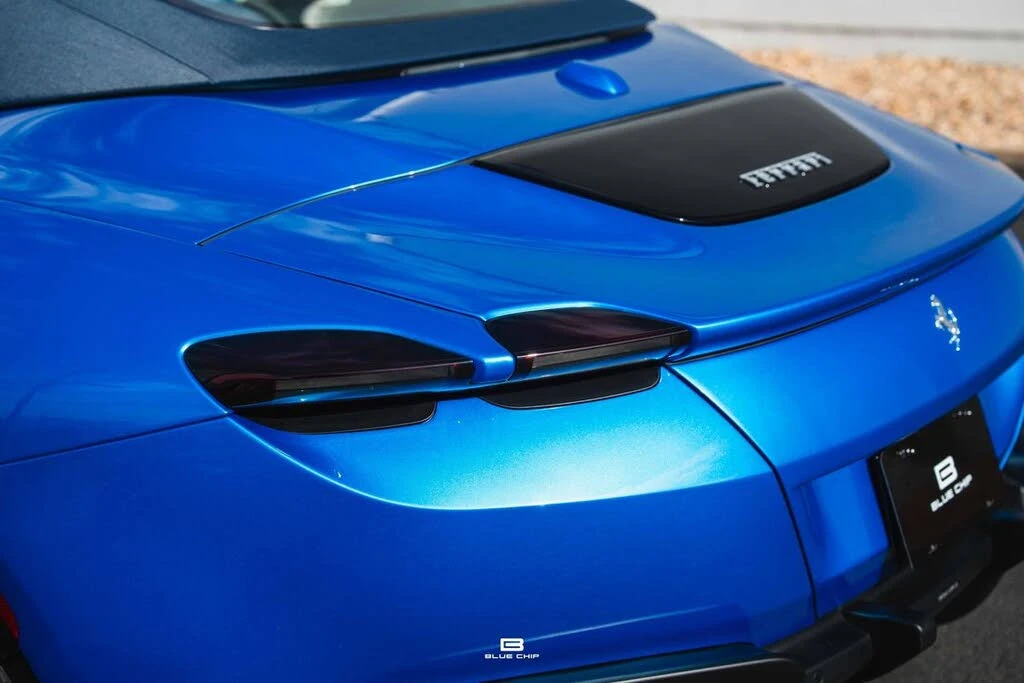 2026 Ferrari Roma Spider - Image 12 of 31