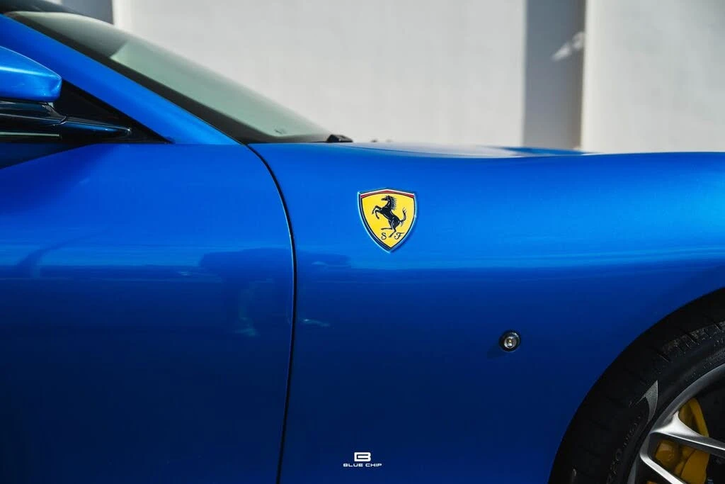 2026 Ferrari Roma Spider - Image 21 of 31