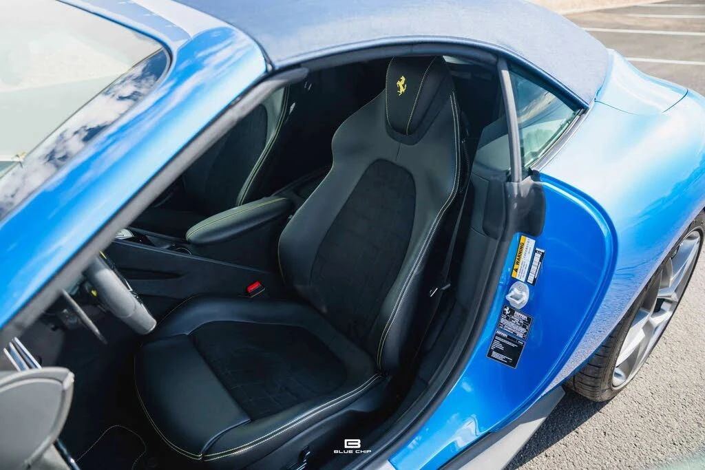 2026 Ferrari Roma Spider - Image 17 of 31