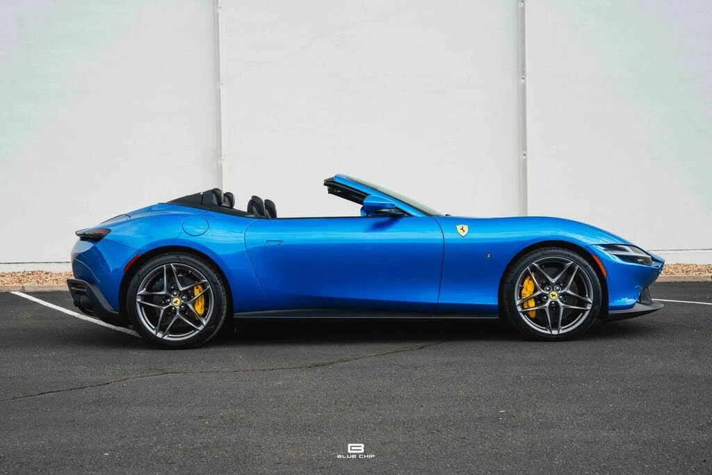 2026 Ferrari Roma Spider - Image 5 of 31