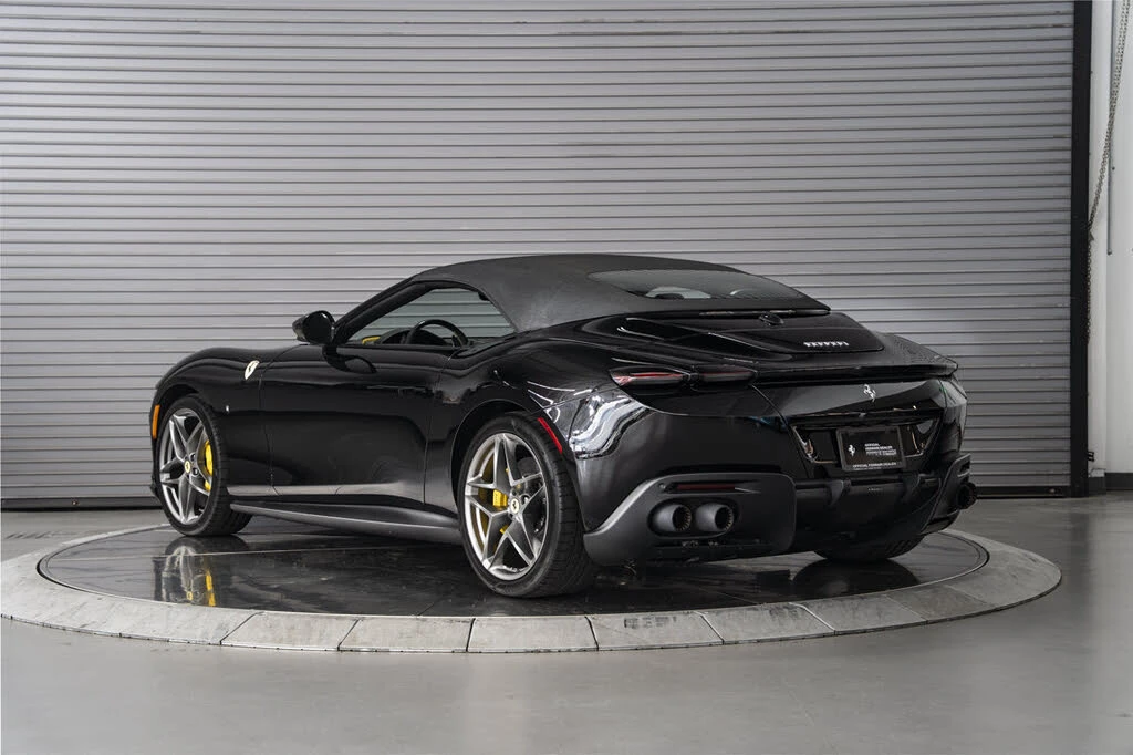2026 Ferrari Roma Spider - Image 11 of 31
