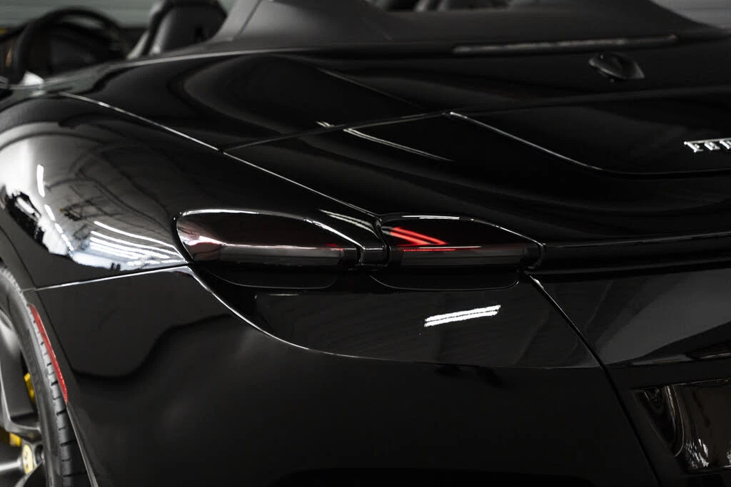 2026 Ferrari Roma Spider - Image 15 of 31