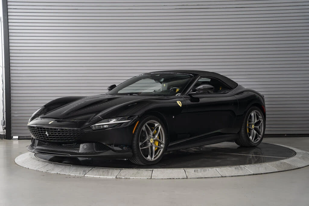 2026 Ferrari Roma Spider - Image 10 of 31