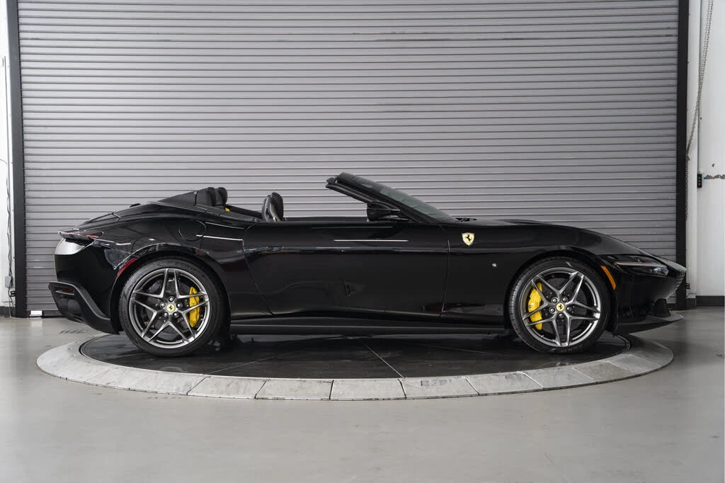 2026 Ferrari Roma Spider - Image 6 of 31