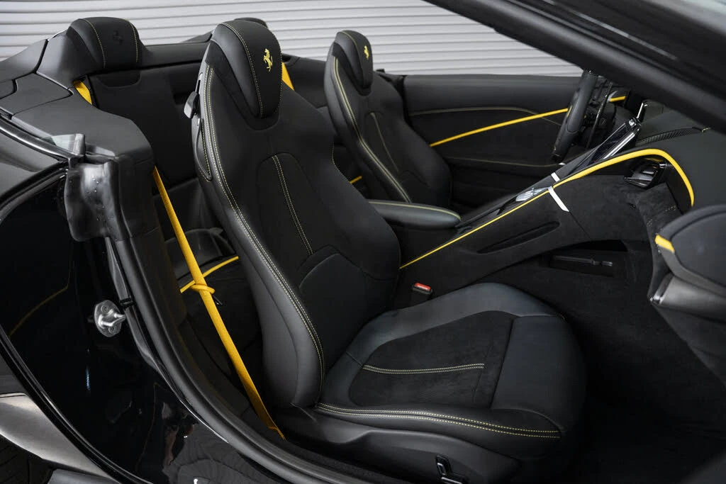 2026 Ferrari Roma Spider - Image 30 of 31