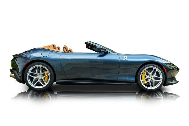 2026 Ferrari Roma Spider - Image 2 of 31
