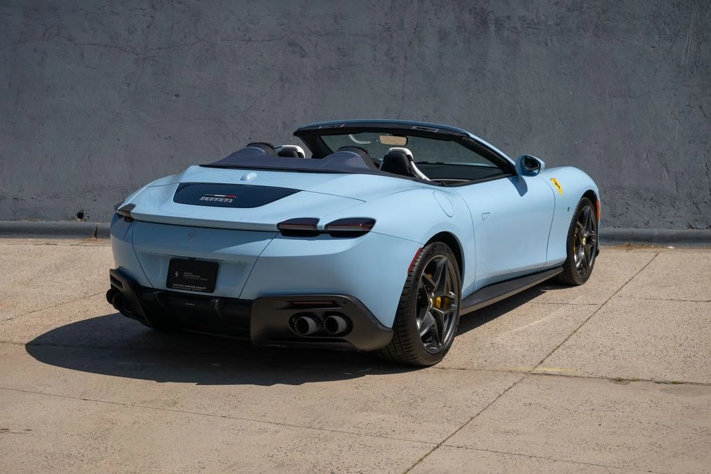 2026 Ferrari Roma Spider - Image 9 of 31