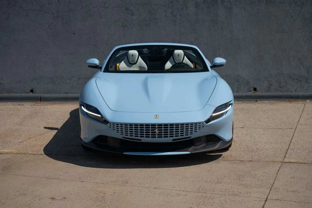 2026 Ferrari Roma Spider - Image 7 of 31