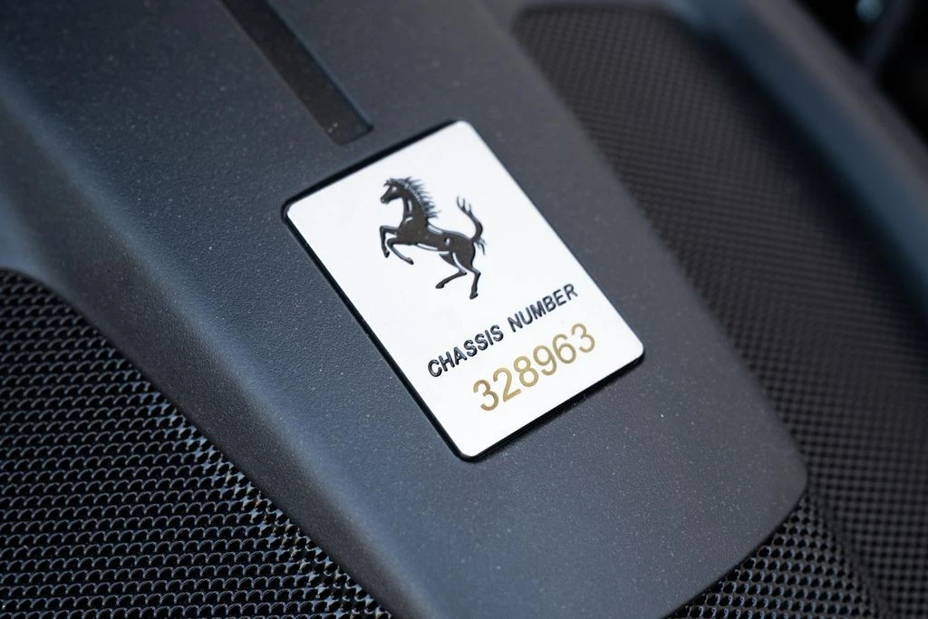 2026 Ferrari Roma Spider - Image 16 of 31