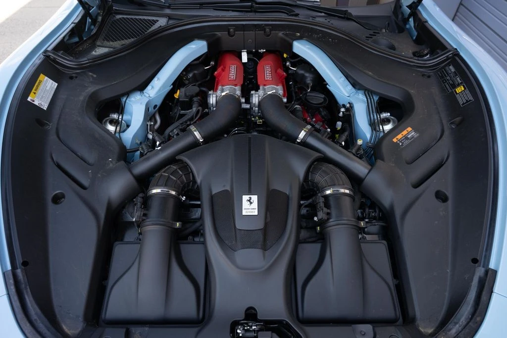 2026 Ferrari Roma Spider - Image 13 of 31