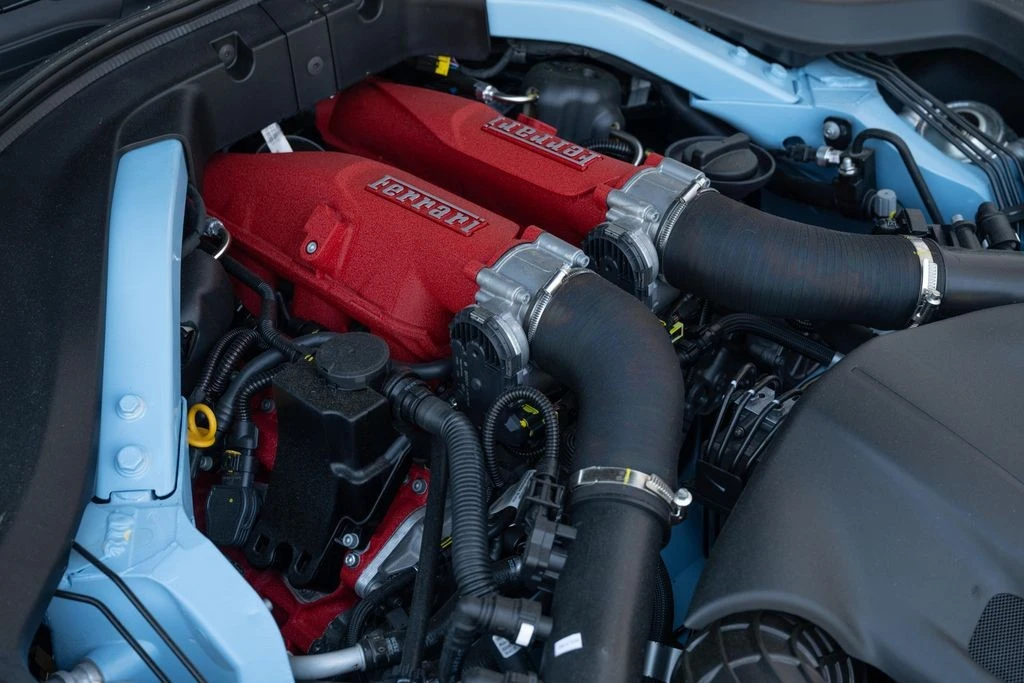2026 Ferrari Roma Spider - Image 15 of 31