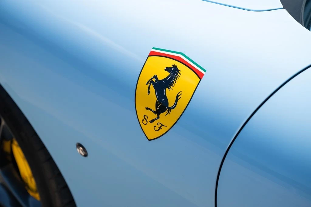 2026 Ferrari Roma Spider - Image 20 of 31