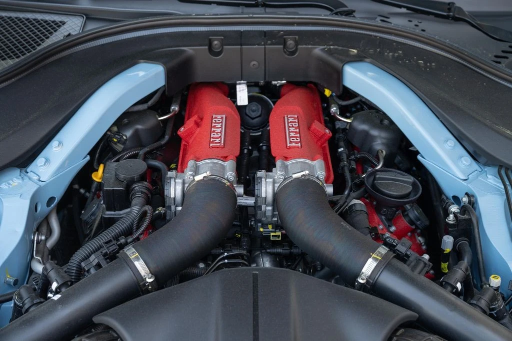 2026 Ferrari Roma Spider - Image 14 of 31