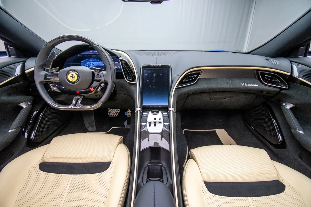 2026 Ferrari Roma Spider - Image 18 of 31