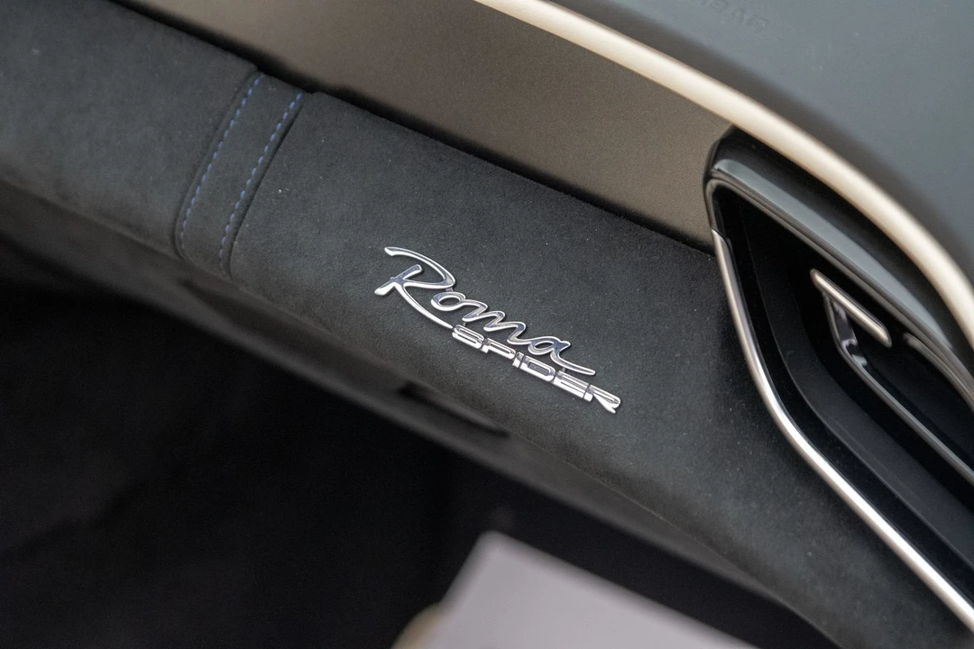2026 Ferrari Roma Spider - Image 29 of 31
