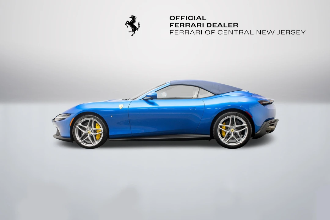 2026 Ferrari Roma Spider - Image 12 of 31