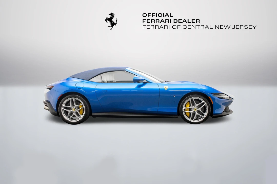 2026 Ferrari Roma Spider - Image 16 of 31