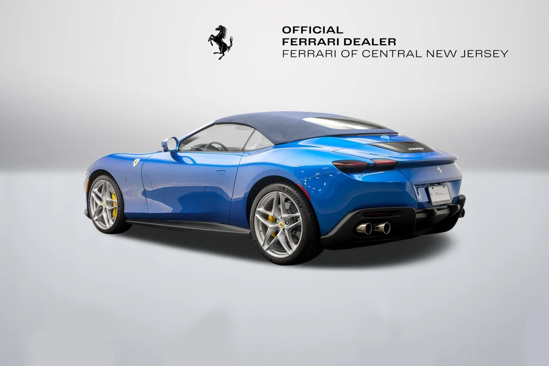 2026 Ferrari Roma Spider - Image 13 of 31
