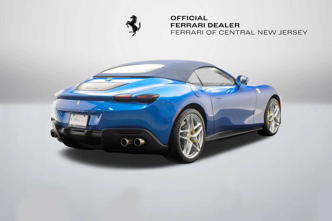 2026 Ferrari Roma Spider - Image 15 of 31