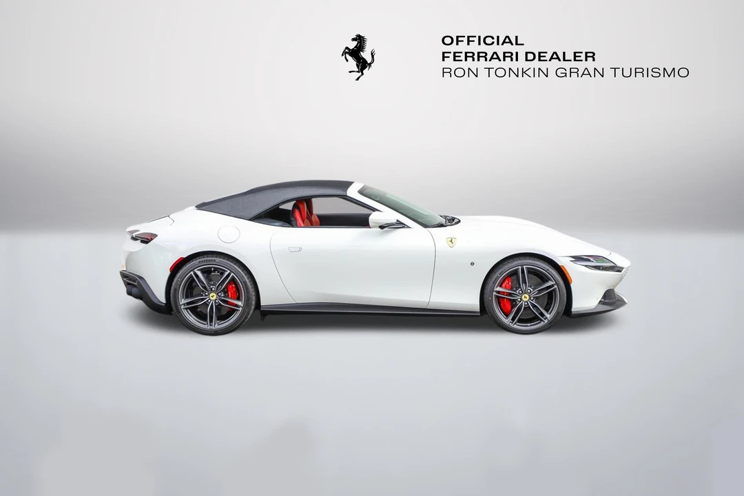 2026 Ferrari Roma Spider - Image 27 of 31