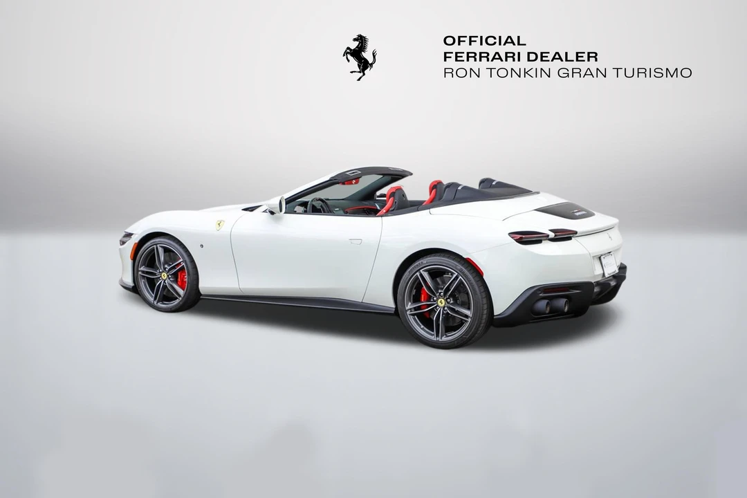 2026 Ferrari Roma Spider - Image 9 of 31