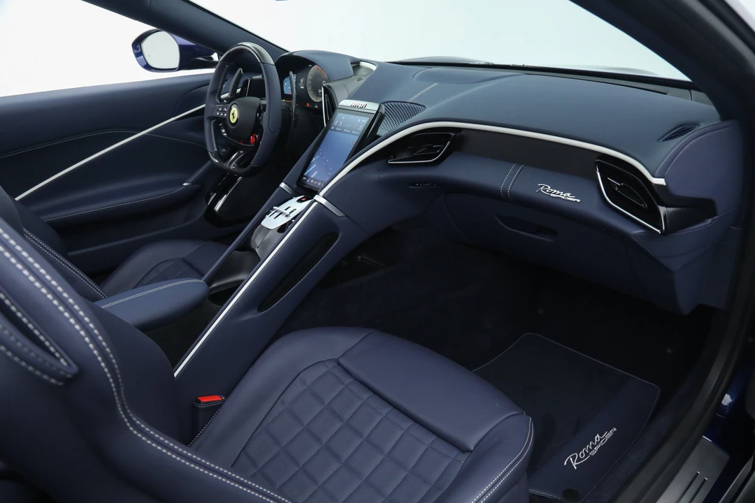 2026 Ferrari Roma Spider - Image 20 of 31