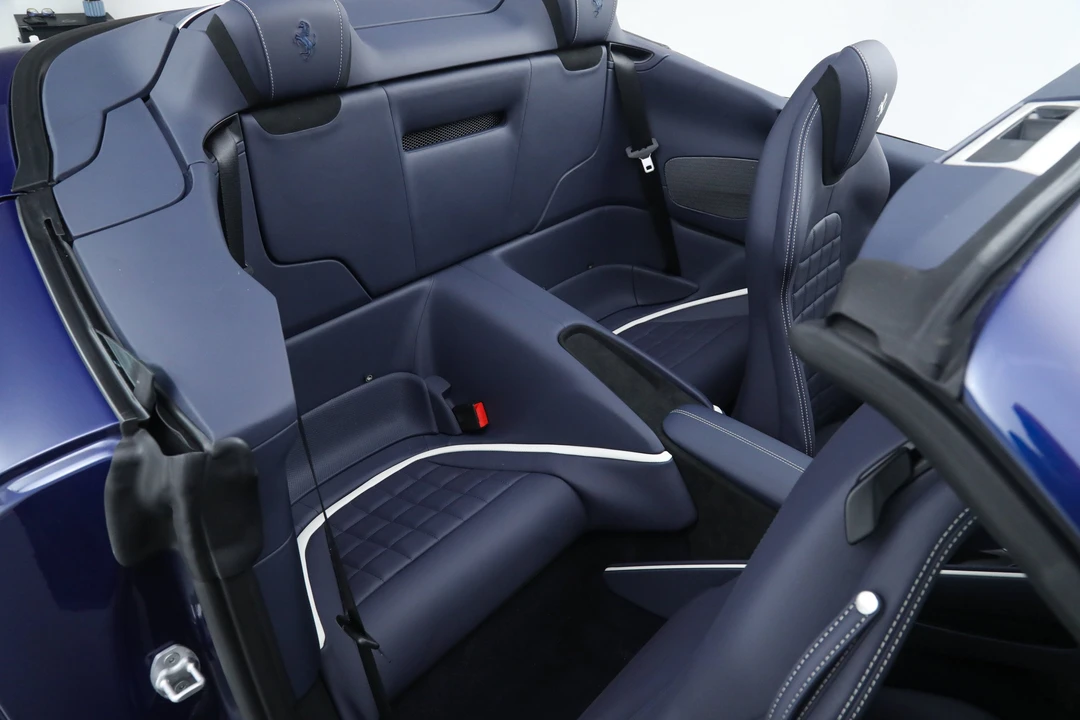 2026 Ferrari Roma Spider - Image 23 of 31
