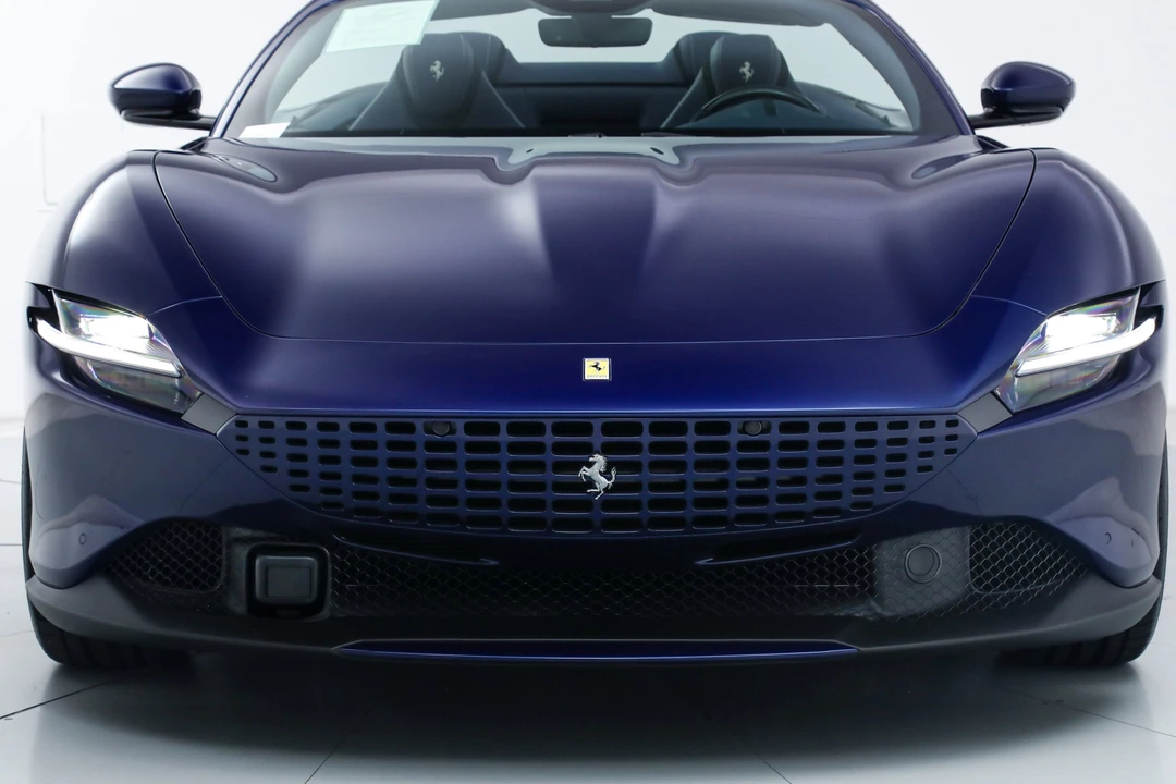 2026 Ferrari Roma Spider - Image 14 of 31