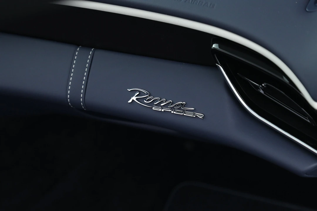 2026 Ferrari Roma Spider - Image 21 of 31