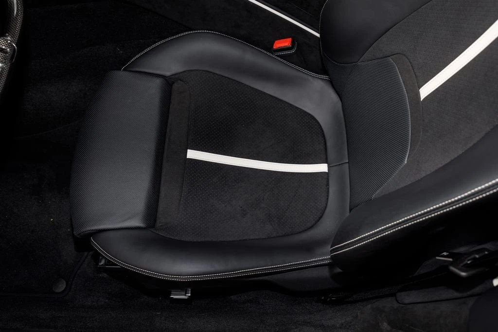 2026 Ferrari Roma Spider - Image 28 of 31