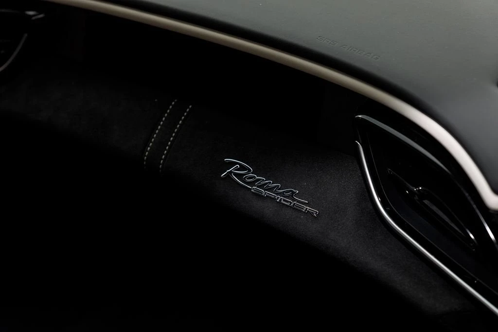 2026 Ferrari Roma Spider - Image 14 of 31