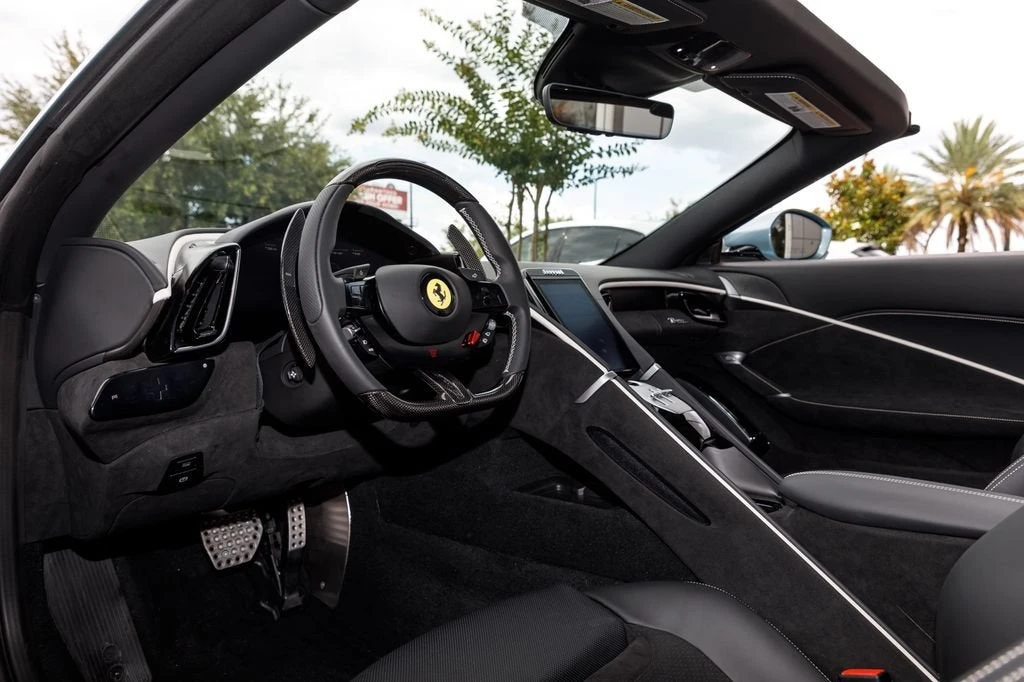2026 Ferrari Roma Spider - Image 26 of 31