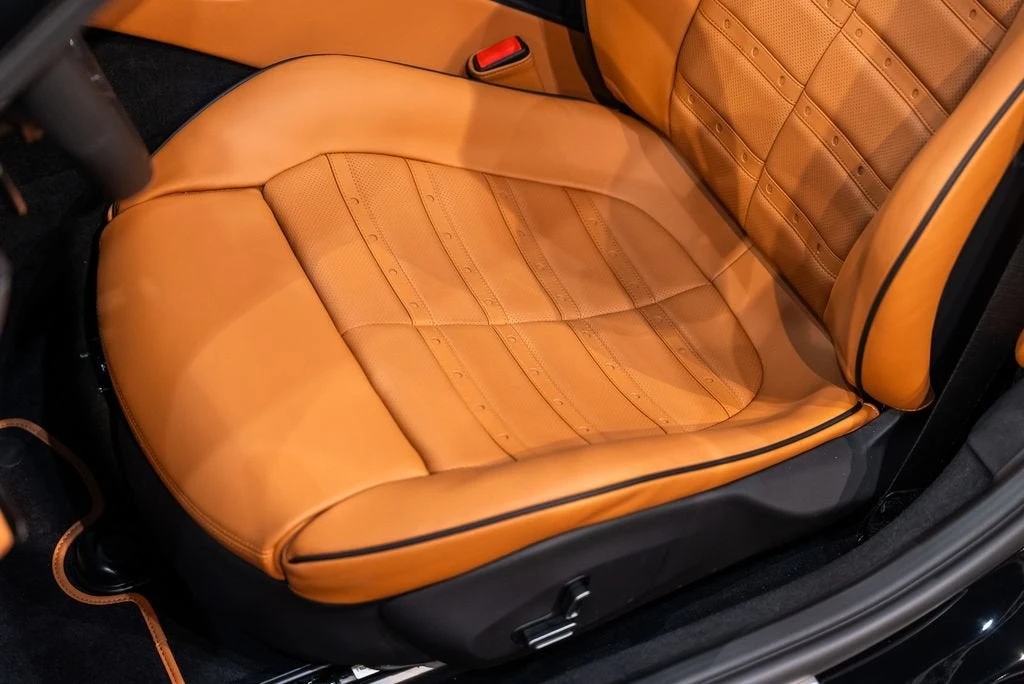 2026 Ferrari Roma Spider - Image 26 of 31