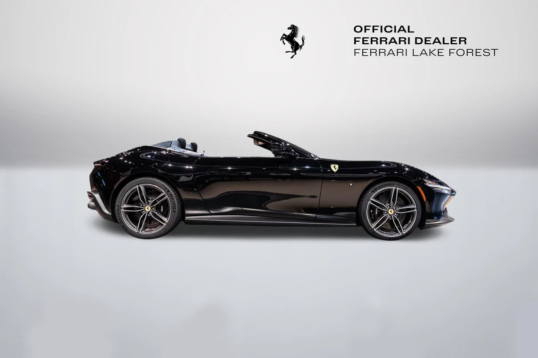 2026 Ferrari Roma Spider - Image 9 of 31