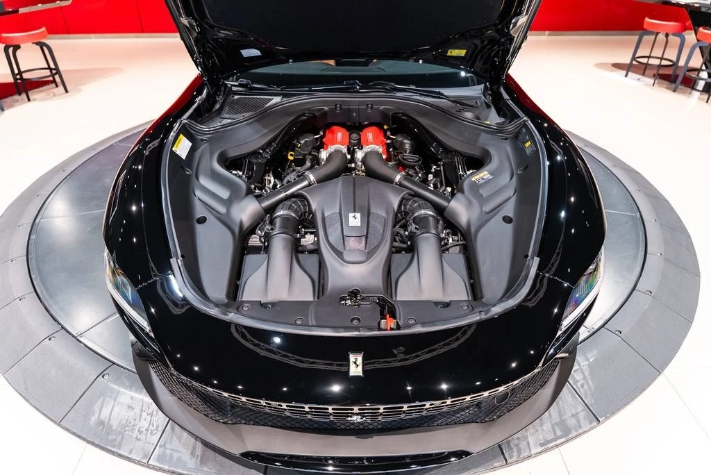 2026 Ferrari Roma Spider - Image 18 of 31