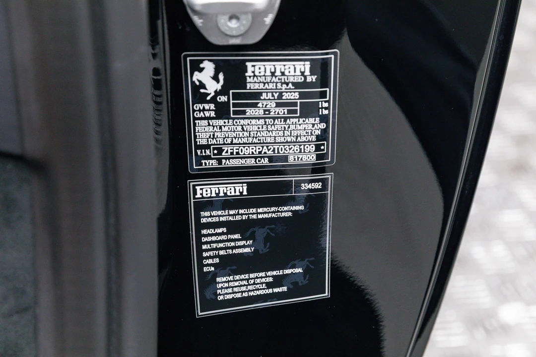 2026 Ferrari Roma Spider - Image 20 of 31