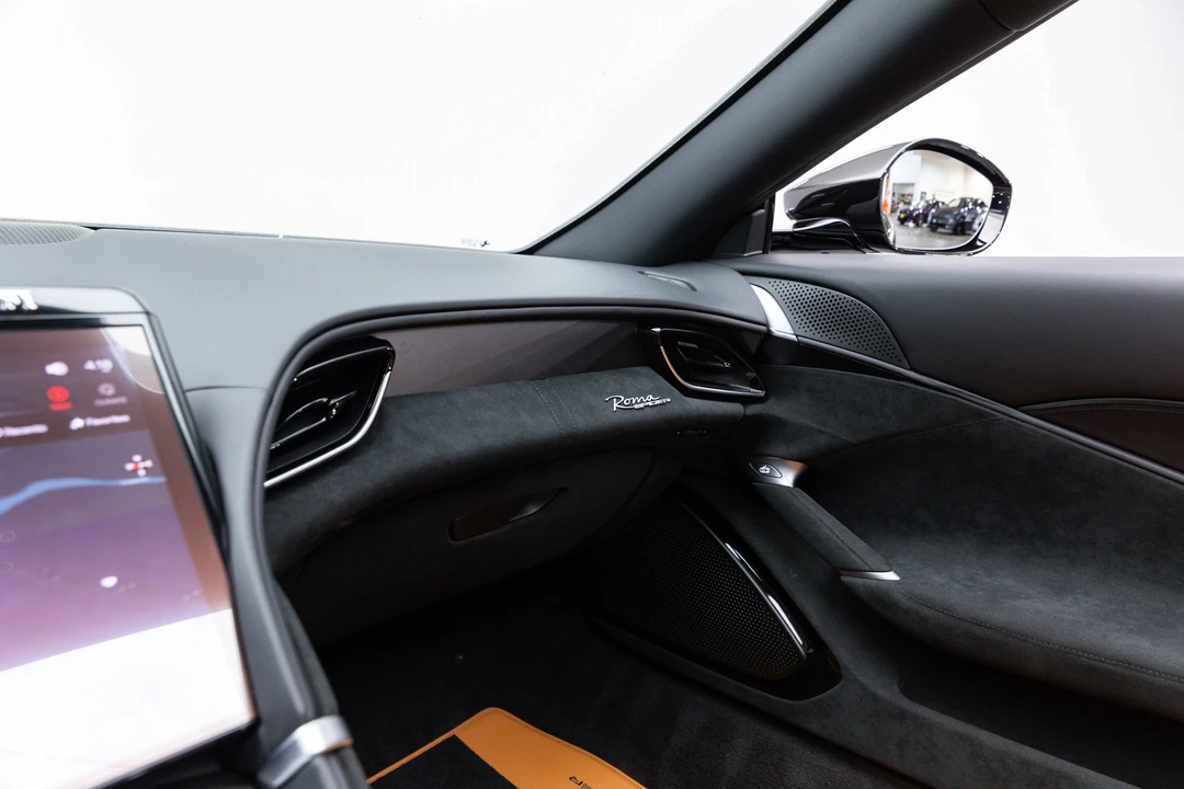 2026 Ferrari Roma Spider - Image 30 of 31