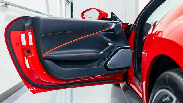 2026 Ferrari Roma Spider - Image 11 of 16