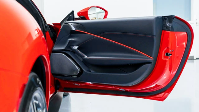 2026 Ferrari Roma Spider - Image 12 of 16