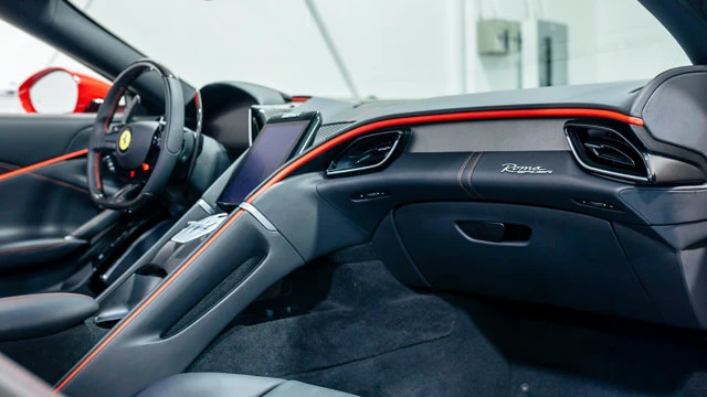 2026 Ferrari Roma Spider - Image 9 of 16