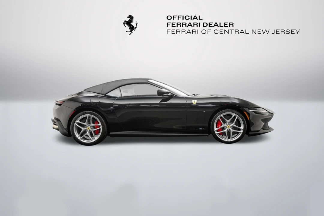 2026 Ferrari Roma Spider - Image 15 of 31