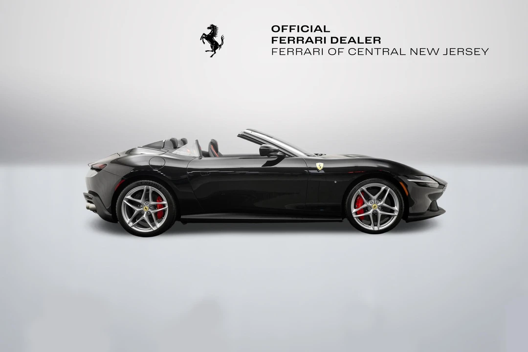2026 Ferrari Roma Spider - Image 7 of 31