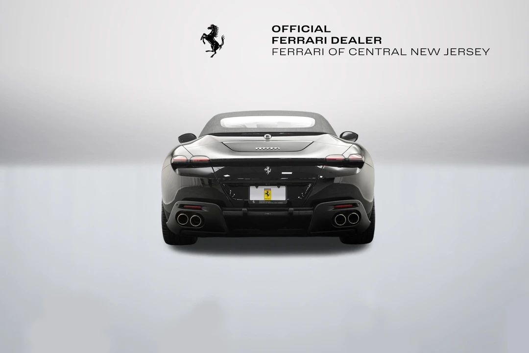 2026 Ferrari Roma Spider - Image 13 of 31