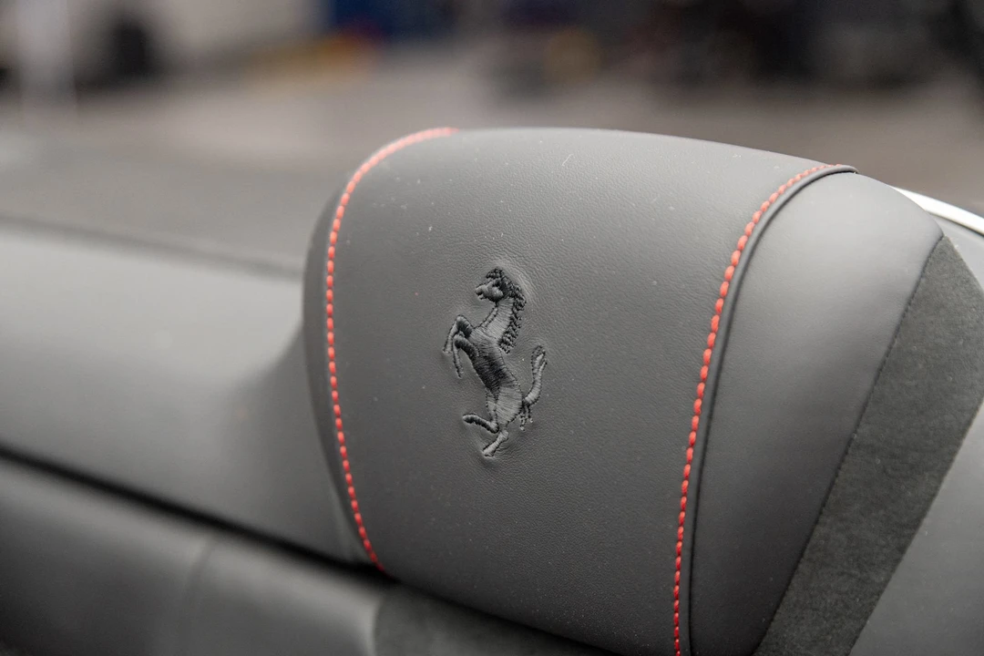 2026 Ferrari Roma Spider - Image 25 of 31