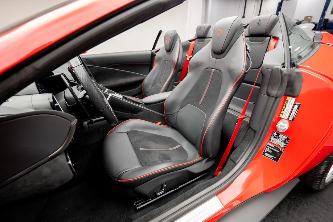 2026 Ferrari Roma Spider - Image 21 of 31