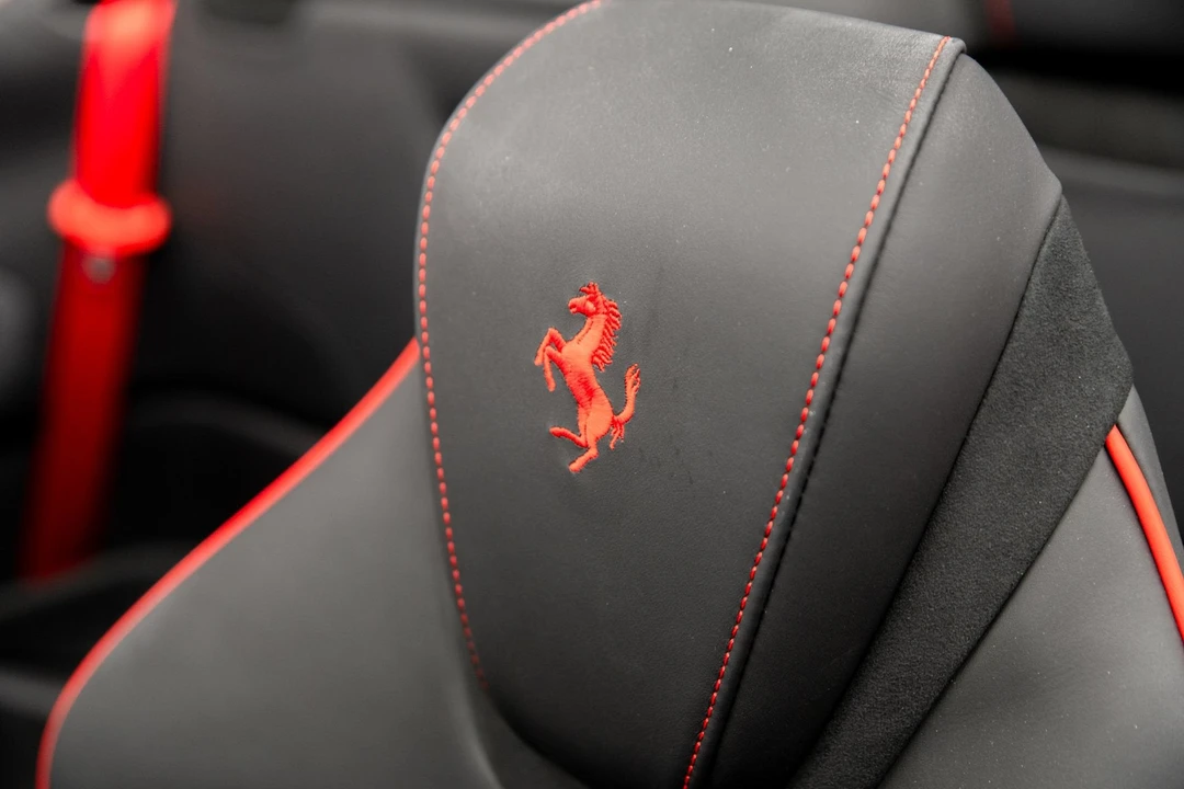 2026 Ferrari Roma Spider - Image 28 of 31