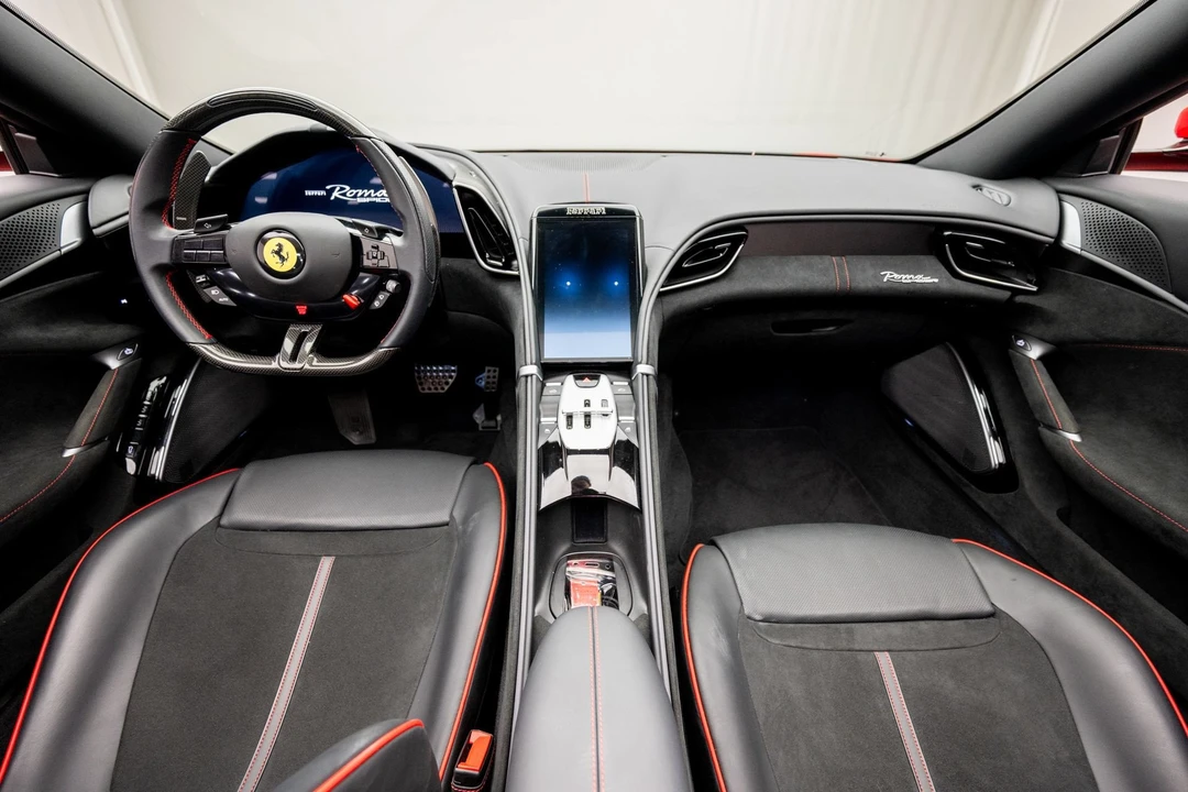 2026 Ferrari Roma Spider - Image 18 of 31
