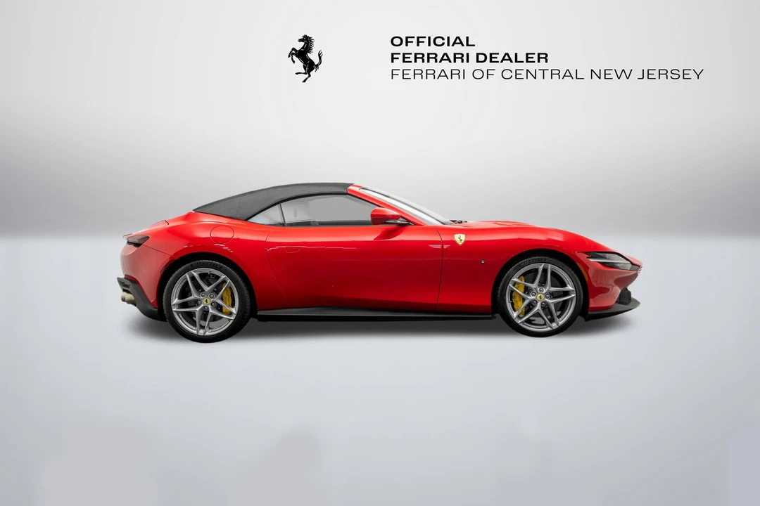 2026 Ferrari Roma Spider - Image 16 of 31
