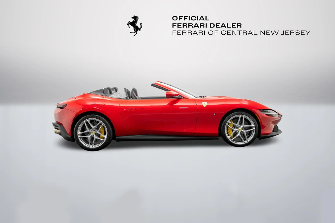 2026 Ferrari Roma Spider - Image 8 of 31